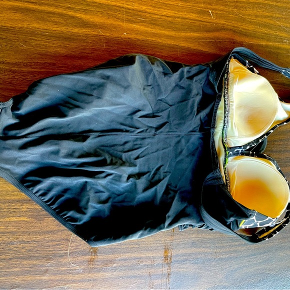 It Figures size 12 one piece swimsuit with lined bust & crotch - Picture 4 of 5